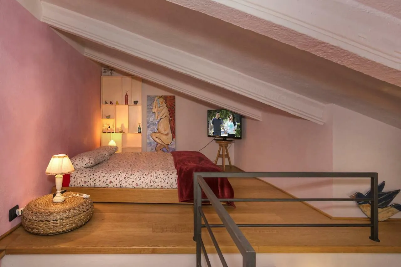 Bed And Breakfast Queen Pisa Italy
